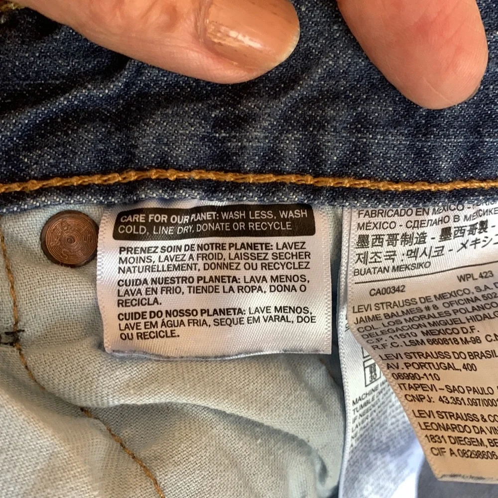 LEVI’S JEANS. Men’s 501 W38XL34. Button fly.‎ Five pockets.